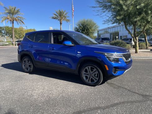 Used 2023 Kia Seltos LX image 7