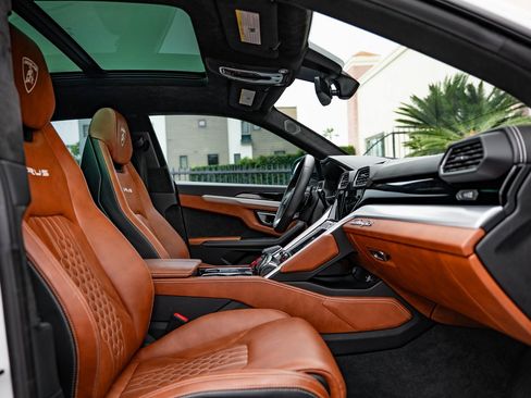 Used 2024 Lamborghini Urus S image 35