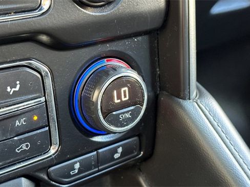 Used 2021 Chevrolet Suburban LT w/ LT Signature Package image 31