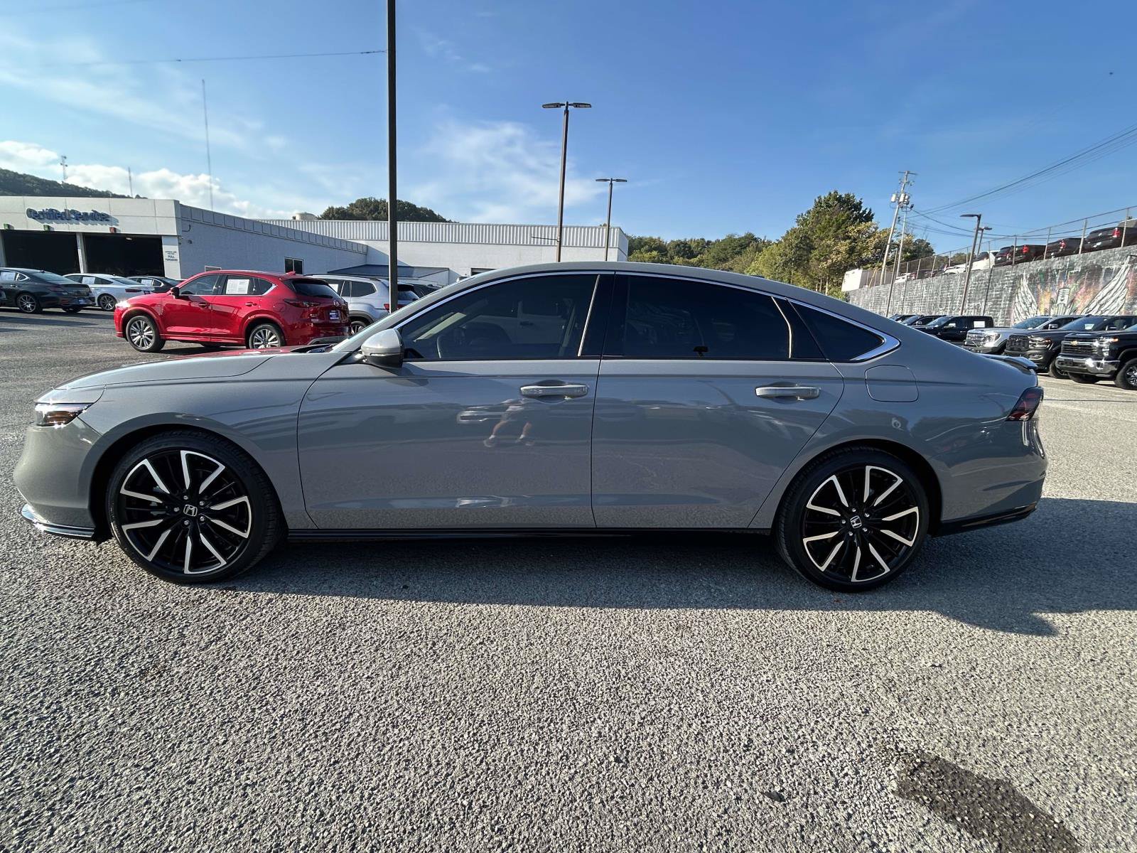 Used 2025 Honda Accord Touring image 4