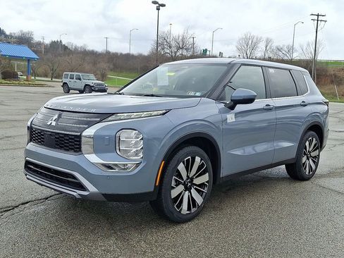 New 2026 Mitsubishi Outlander SE image 2