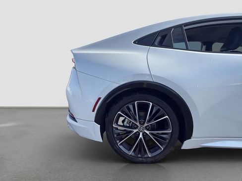 Used 2024 Toyota Prius XLE image 23