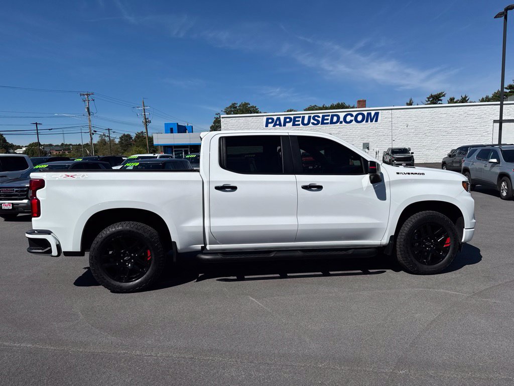 Used 2024 Chevrolet Silverado 1500 RST w/ Redline Edition AWD/4WD image 3
