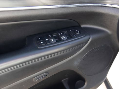 Used 2019 Jeep Grand Cherokee Limited AWD/4WD image 12