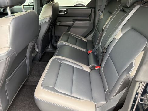 Used 2025 Ford Bronco Outer Banks AWD/4WD image 14