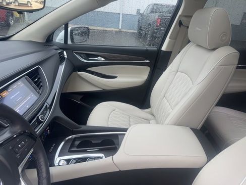 Used 2023 Buick Enclave Avenir w/ Avenir Technology Package image 28
