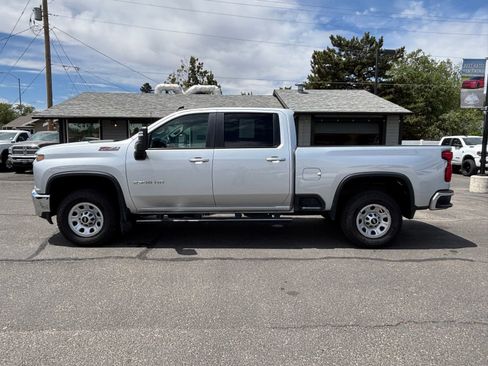 Used 2021 Chevrolet Silverado 2500 LT w/ Fleet Comfort Package AWD/4WD image 8