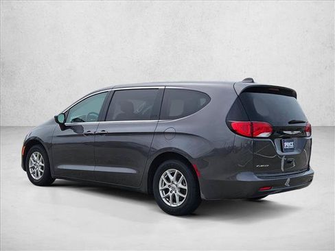Used 2023 Chrysler Voyager LX FWD image 7