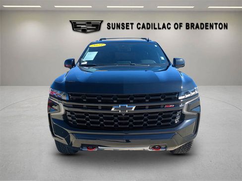 Used 2023 Chevrolet Suburban Z71 w/ Luxury Package image 2