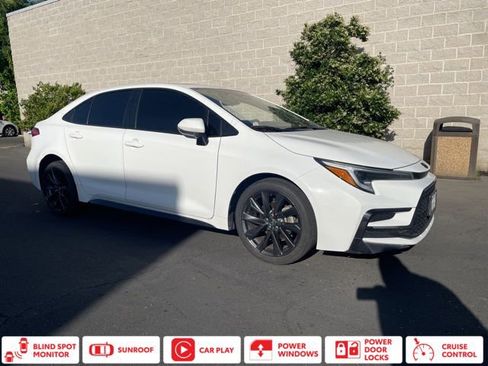 Used 2024 Toyota Corolla SE w/ SE Premium Package image 1