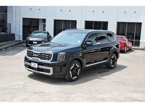 Certified 2023 Kia Telluride S w/ S Sunroof Package FWD image 3
