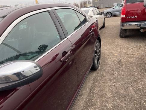 Used 2019 Ford Taurus Limited image 7