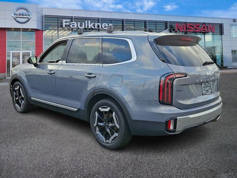 Used 2023 Kia Telluride EX image 4