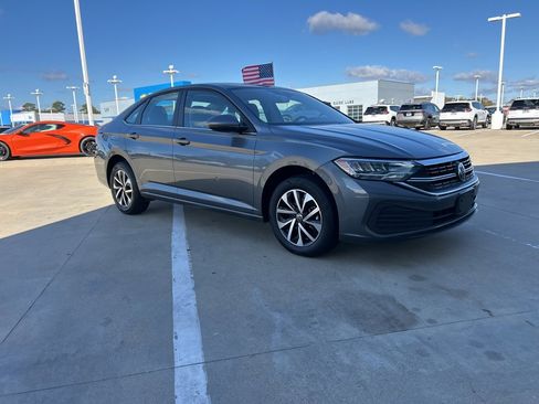 Used 2024 Volkswagen Jetta S image 4
