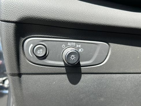 Used 2023 Buick Envision Essence FWD image 21