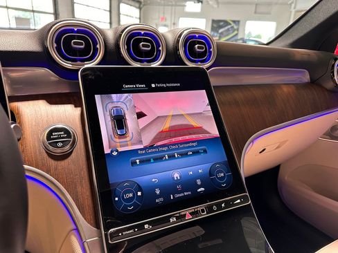 New 2025 Mercedes-Benz GLC 300 4MATIC image 11