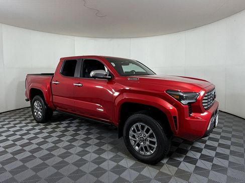 Used 2025 Toyota Tacoma Limited image 1