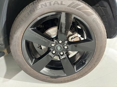 Used 2024 Land Rover Defender 110 S image 16