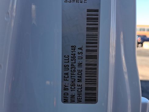 Used 2023 Jeep Gladiator Overland image 25