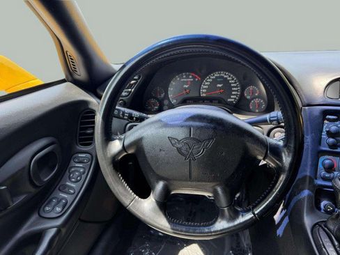 Used 2003 Chevrolet Corvette Convertible w/ Preferred Equipment Group1 RWD image 11