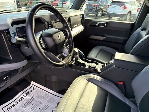 Used 2022 Ford Bronco Black Diamond image 13