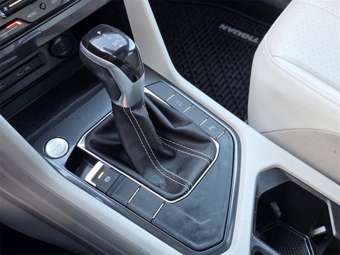 Used 2023 Volkswagen Tiguan SE R-Line image 16