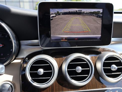 Used 2019 Mercedes-Benz GLC 300 4MATIC image 33