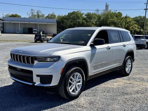 New 2025 Jeep Grand Cherokee L Laredo w/ Luxury Tech Group I AWD/4WD image 23