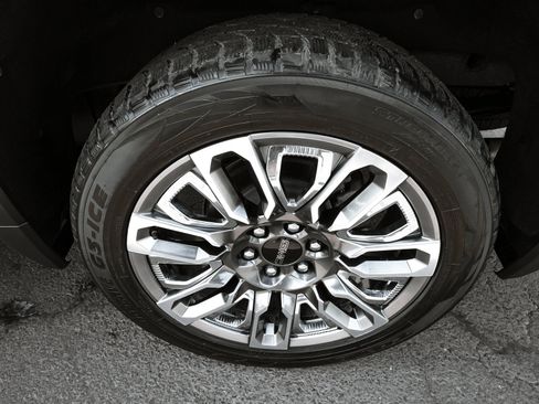 Used 2023 GMC Sierra 1500 Denali Ultimate AWD/4WD image 8