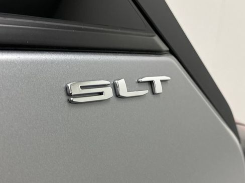 Used 2024 GMC Terrain SLT AWD/4WD image 20