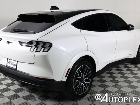 Used 2025 Ford Mustang Mach-E Premium image 5