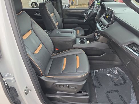 Used 2024 GMC Yukon XL AT4 w/ Technology Package image 10