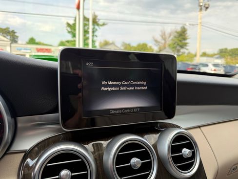 Used 2017 Mercedes-Benz C 300 4MATIC Sedan image 33