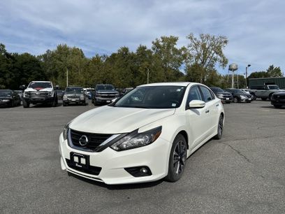 Used 2016 Nissan Altima 2.5 SL w/ 2.5 Technology w/LED Package