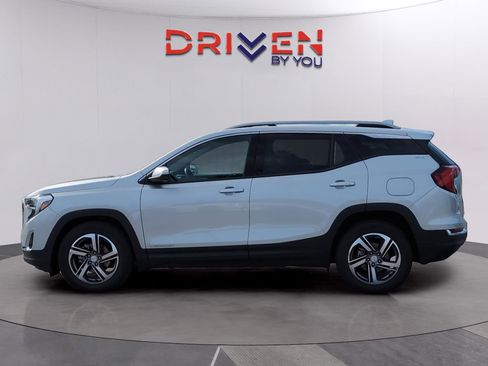 Used 2021 GMC Terrain SLT image 2