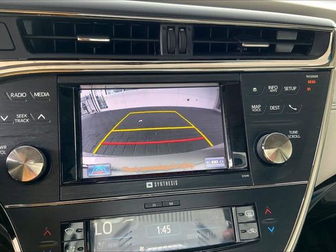 Used 2014 Toyota Avalon Limited w/ Technology Package FWD image 29