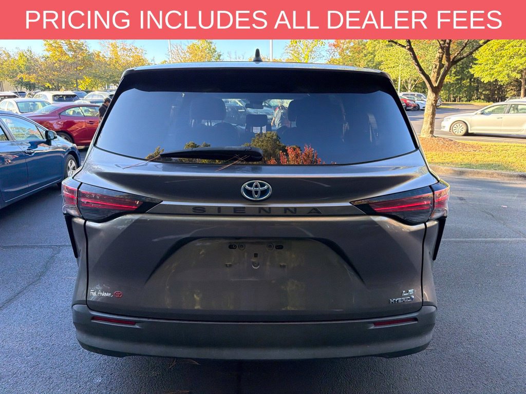 Used 2022 Toyota Sienna LE FWD image 5