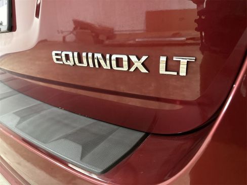 Used 2011 Chevrolet Equinox LT w/ Chrome Appearance Package image 27