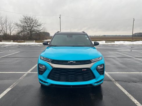 Used 2021 Chevrolet TrailBlazer RS w/ Sun and Liftgate Package image 2