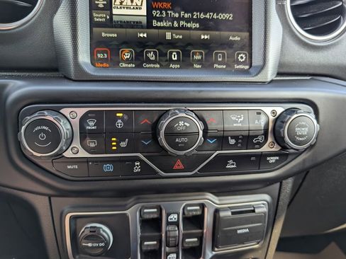 Used 2021 Jeep Wrangler Unlimited Sahara w/ Cold Weather Group image 29