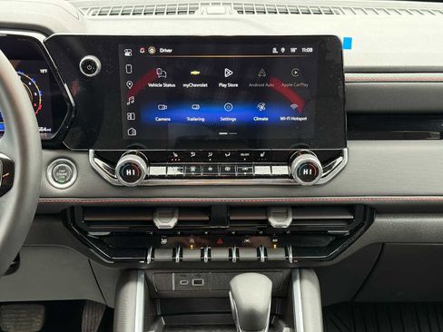 Used 2026 Chevrolet Colorado Z71 image 12