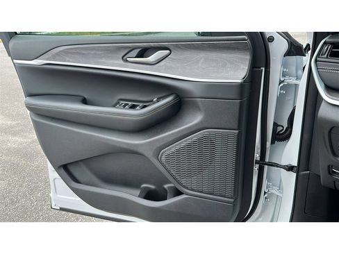 New 2026 Jeep Grand Cherokee Altitude RWD image 11