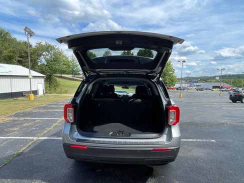 Used 2022 Ford Explorer XLT image 17