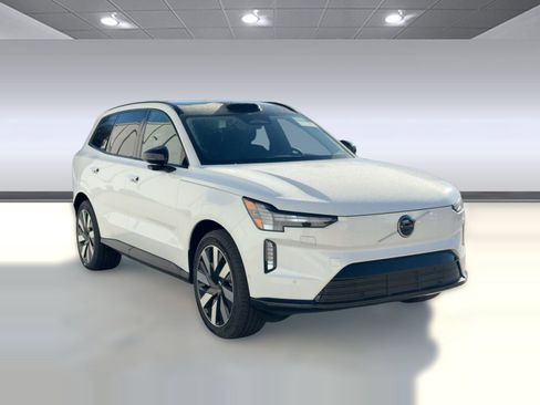 New 2025 Volvo EX90 Plus image 7