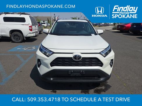 Used 2022 Toyota RAV4 XLE Premium AWD/4WD image 8