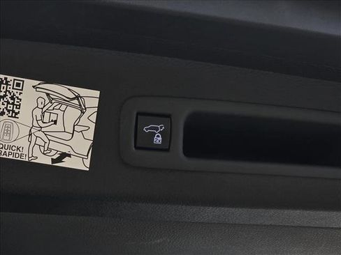 Used 2024 Toyota Sienna XLE image 27