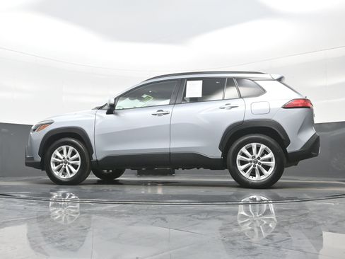 Used 2024 Toyota Corolla Cross LE image 26