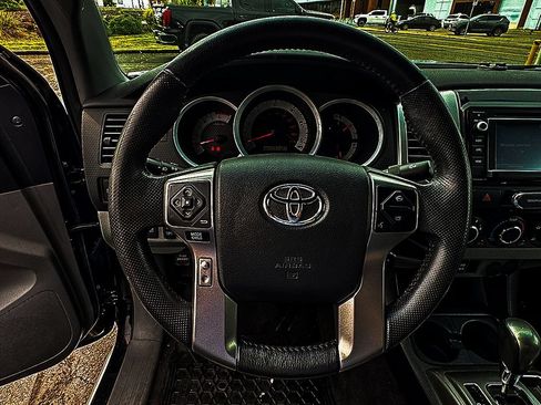 Used 2015 Toyota Tacoma 4x4 Double Cab image 14