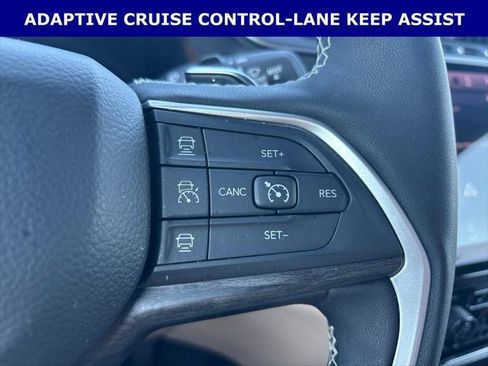 Certified 2025 Jeep Grand Cherokee Limited AWD/4WD image 15