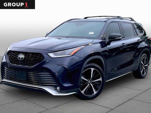 Used 2022 Toyota Highlander XSE FWD image 1